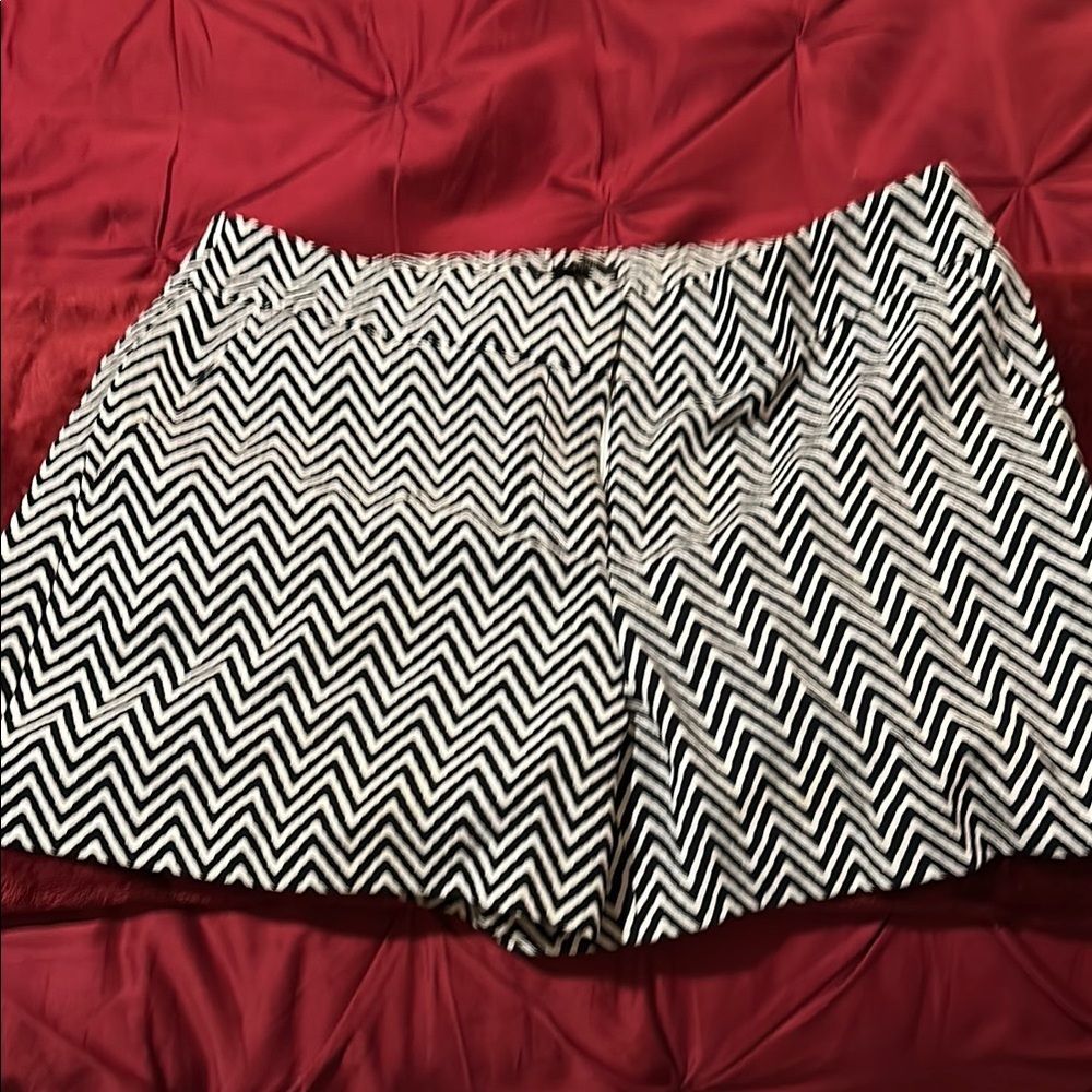 Ann Taylor Navy and White Zigzag Shorts